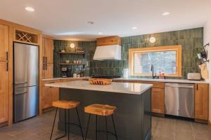 Køkken eller tekøkken på Broad Brook Cabin between Woodstock & Killington