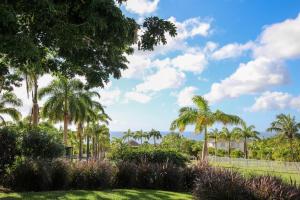 Vườn quanh Royal Villa 2 villa