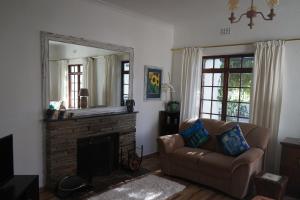 Et opholdsområde på Peak Village Lodge