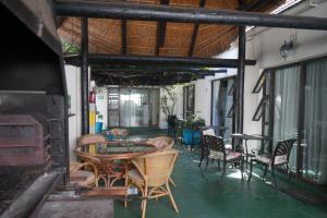 Et opholdsområde på Peak Village Lodge