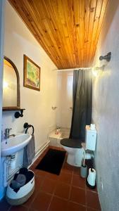 Koupelna v ubytování Domaine du Fourtet