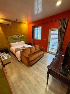 Khu vực ghế ngồi tại 彤林溫泉民宿