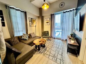 Et opholdsområde på Buchanan 304 - Midtown Luxe Condo and gym