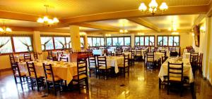 Hotel Sagres tesisinde bir restoran veya yemek mekanı