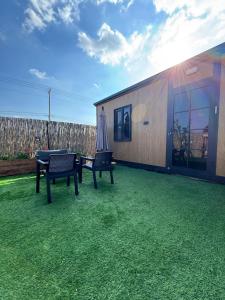 Vườn quanh הבקתות של מאי