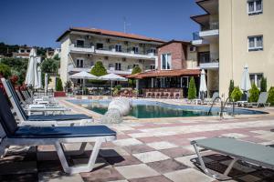 Bazén v ubytovaní Hotel Ilios alebo v jeho blízkosti
