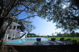 Swimmingpoolen hos eller tæt på Birdsong Leisure Resort