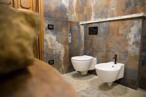 Et badeværelse på Antico maniero La Ploca + 37 billeder