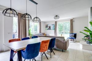 Billede fra billedgalleriet på 12 - Persoons Family Bungalow i Hernen + 42 billeder