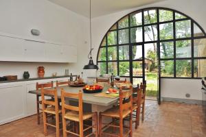 Nhà bếp/bếp nhỏ tại Casale Il Rondò, Private Pool, Città della Pieve +31 ảnh