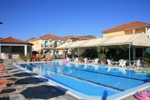 Bazén v ubytování Metaxa Hotel nebo v jeho okolí