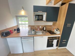 Kuchyň nebo kuchyňský kout v ubytování Lokorn - Chaleureux, parking, WiFi, 500m du centre