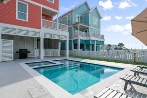 Bazén v ubytování Beachside Cottage, Private pool close to beach nebo v jeho okolí