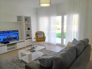 Et tv og/eller underholdning på Campo Mar - Golden House Villa