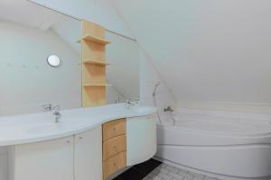 Billede fra billedgalleriet på 16 - Persoons Family bungalow i Hernen + 40 billeder