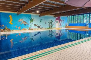 Bazén v ubytování 16 - Persoons Family bungalow nebo v jeho okolí