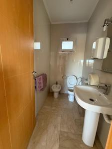 Koupelna v ubytování Private Suite and Rooftop - Charming Villa in Tangier