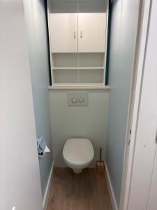 Koupelna v ubytování Merci pour la vue - Lac de Malbuisson + 12 fotografií