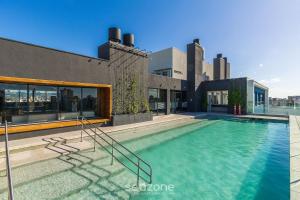 Swimmingpoolen hos eller tæt på Condomínio com lazer completo e localização imbatível em POA - BLEs