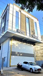 Tòa nhà nơi khách sạn tọa lạc