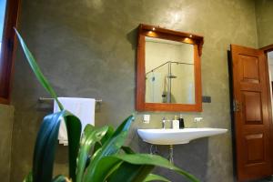 Phòng tắm tại Moon Lanka Hotel Hikkaduwa +16 ảnh