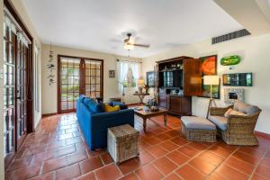 Posezení v ubytování Gardenia 3BR Dorado Ocean Views 3 pools