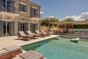 Hồ bơi trong/gần Azamara