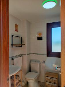 Phòng tắm tại La Casuca del Pas - dúplex con terrazas y vistas +35 ảnh