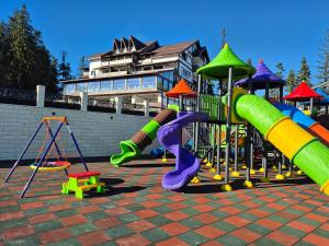 Herní místnost nebo prostor pro děti v ubytování Perla Luxury Resort