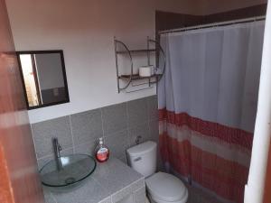 Koupelna v ubytování Merlin Feliz + 39 fotografií