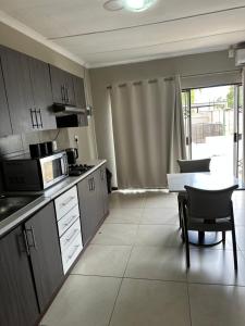 Køkken eller tekøkken på Kimrose 1 + 16 billeder