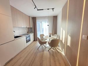 Køkken eller tekøkken på Milan Luxury Apartaments VIII #Târgu Mureș + 5 billeder