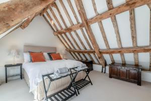 En eller flere senge i et værelse på 2 Bed in Gastard oc-f30032