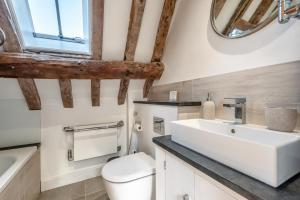 Et badeværelse på 2 Bed in Gastard oc-f30032 + 20 billeder