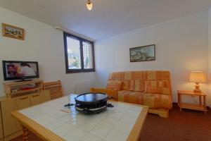 Et tv og/eller underholdning på Studio Serre Chevalier 300m des pistes + 5 billeder