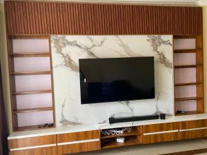 TV/trung tâm giải trí tại ishema hotel