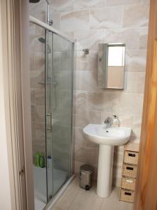 Et badeværelse på The Cow Shed, Sandbeck Farm, Wetherby