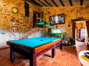 Biliár nebo kulečník v ubytování Fortaleza Medieval La Manyosa