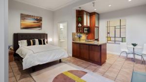 Postel nebo postele na pokoji v ubytování Secluded 4BDR Retreat w Pool Hot Tub Views Shiloh Vista Estate by AvantStay + 31 fotografií