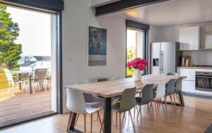 Køkken eller tekøkken på VILLA LAURE PAIMPOL - Maison Front de mer