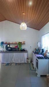 Nhà bếp/bếp nhỏ tại Espaço Guaraú Peruíbe SP