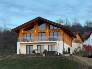 Budova, kde se chata nachází