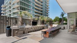 Balkón nebo terasa v ubytování Entire Floor 2BDR w Luxury Amenities Balcony SkyLux Penthouse by AvantStay