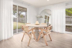 Ảnh trong thư viện ảnh của 5 min walk to beach, 5 min drive to shops ở Capel Sound +3 ảnh