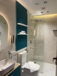 Ένα μπάνιο στο Atlantis Hotel - Boutique Stay in Downtown Cairo +23 φωτογραφίες