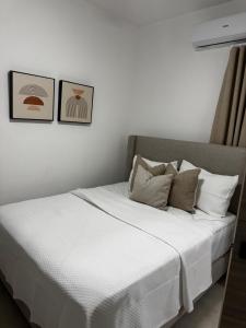 Postel nebo postele na pokoji v ubytování Luxury 2BR Suite Private En Suite Bath + 8 fotografií