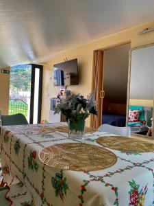 Et tv og/eller underholdning på Casinha Gomes