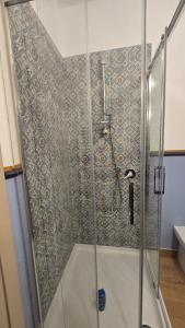 Et badeværelse på Liberty Apartments + 18 billeder