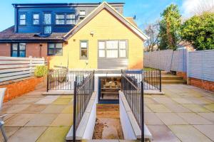 Bygningen som feriehuset ligger i + 38 billeder