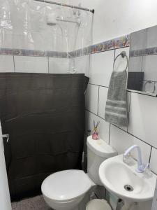 Ένα μπάνιο στο Suíte Brisa Mar Saquarema